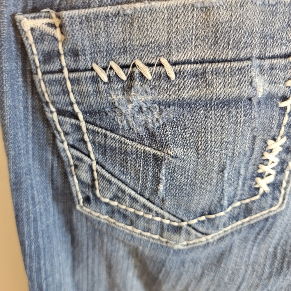 BKE Stella Low Rise Distressed Straight Leg Jeans - Picture 5 of 15
